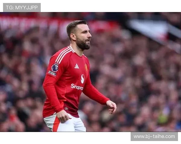 希勒评选双红会最佳11人 曼联仅卢克肖一人入选 希勒评选双红会最佳11人 曼联仅卢克肖一人入选