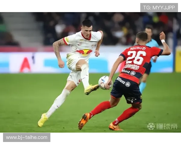 贝尔巴托夫:舍什科在跑位时应主动索球并偶尔以指责队友为中心