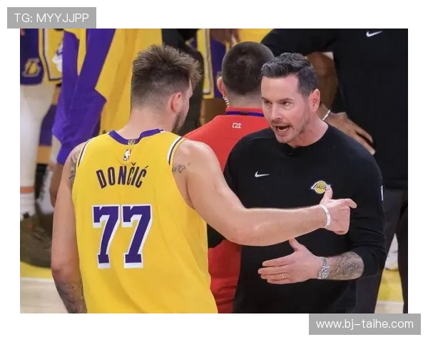 雷迪克回应揭幕战失利质疑称外界反应过度球队信心不减全力备战下一场 雷迪克回应揭幕战失利质疑称外界反应过度球队信心不减全力备战下一场